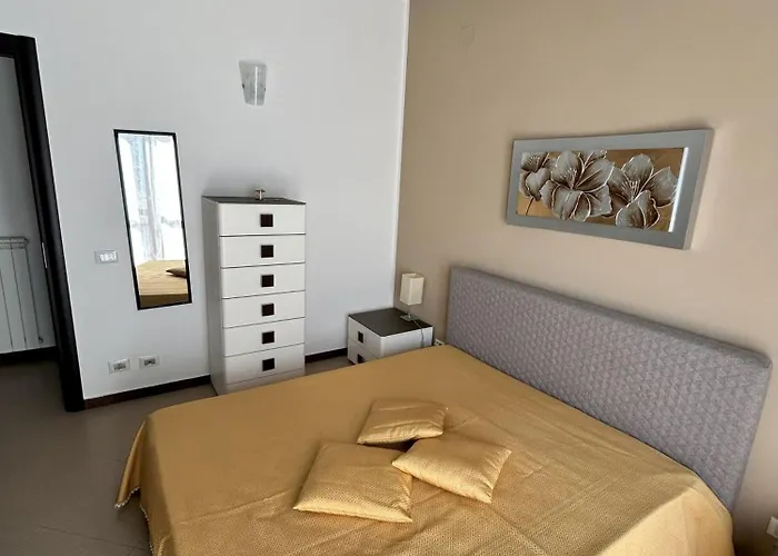 Marconi E Garibaldi 76 アパート